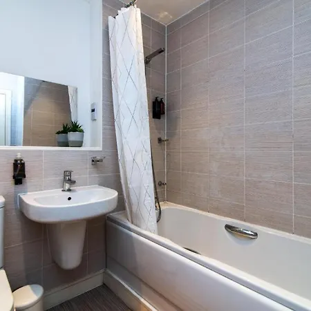 Spacious House Close To Royal Derby Hospital, Free Parking & Garden Экстерьер фото