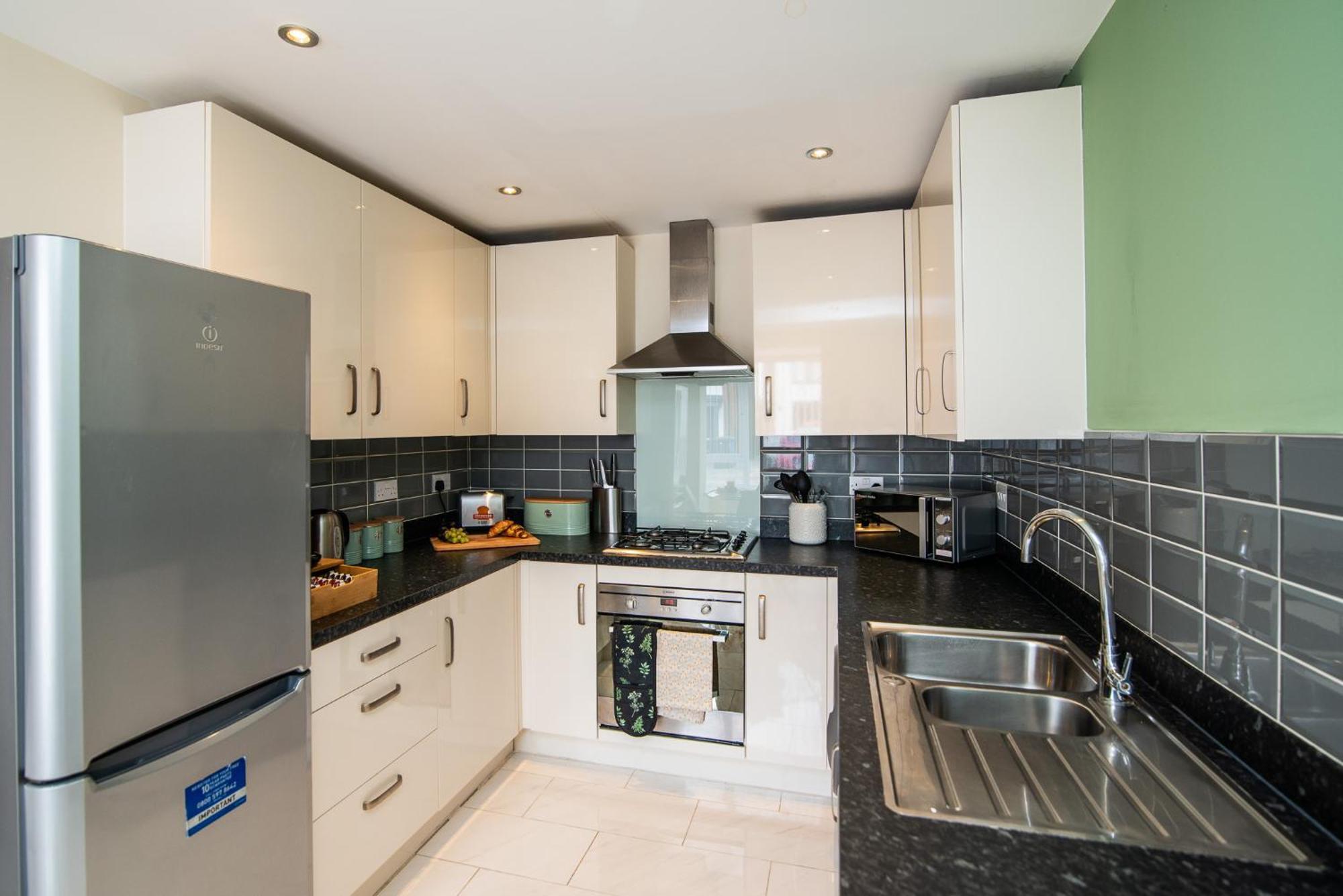 Spacious House Close To Royal Hospital, Free Parking & Garden * Derby