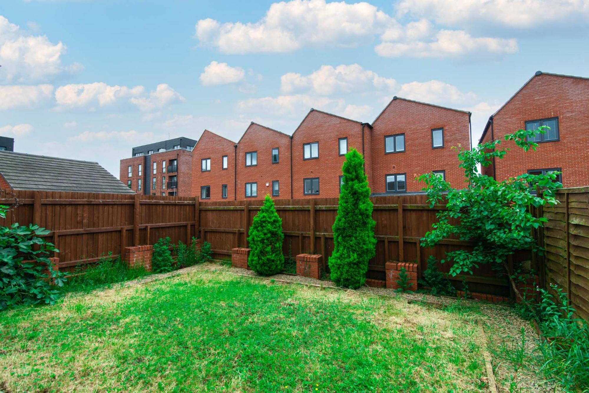 Spacious House Close To Royal Hospital, Free Parking & Garden Derby