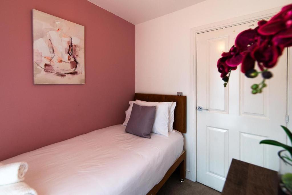 Holiday home Spacious House Close To Royal Hospital, Free Parking & Garden Derby