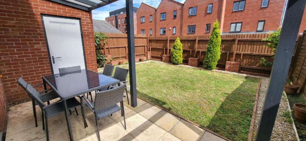 Holiday home Spacious House Close To Royal Hospital, Free Parking & Garden Derby